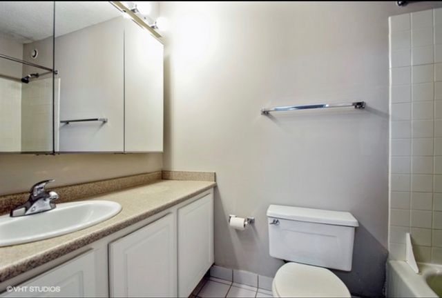 10 E Ontario Street 3703, Chicago, IL 60611