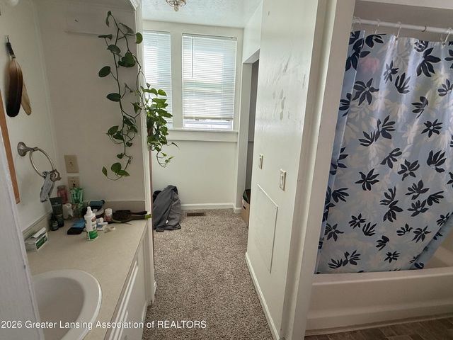 427 N Butler Boulevard, Lansing, MI 48915