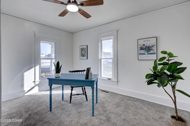 414 S McKinley Avenue, Joplin, MO 64801