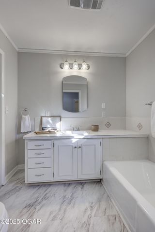 414 S McKinley Avenue, Joplin, MO 64801