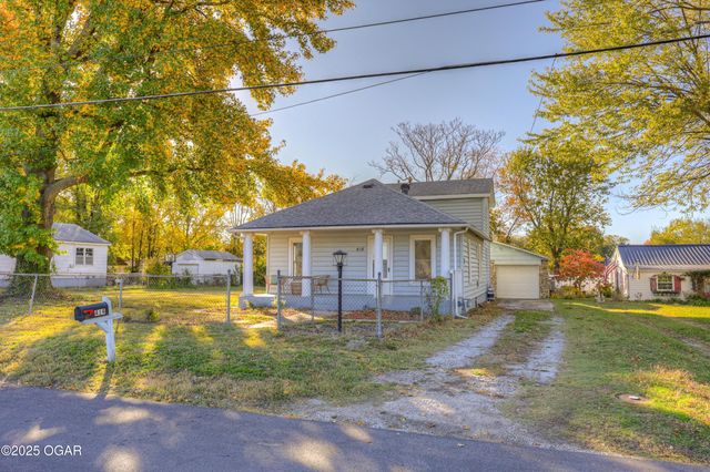 414 S McKinley Avenue, Joplin, MO 64801