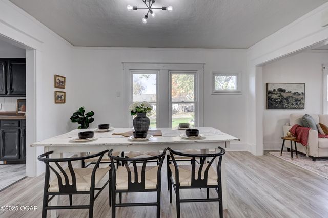 414 S McKinley Avenue, Joplin, MO 64801