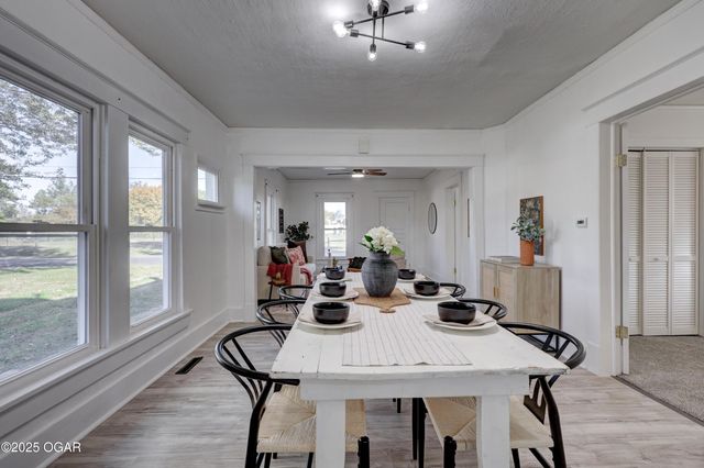 414 S McKinley Avenue, Joplin, MO 64801