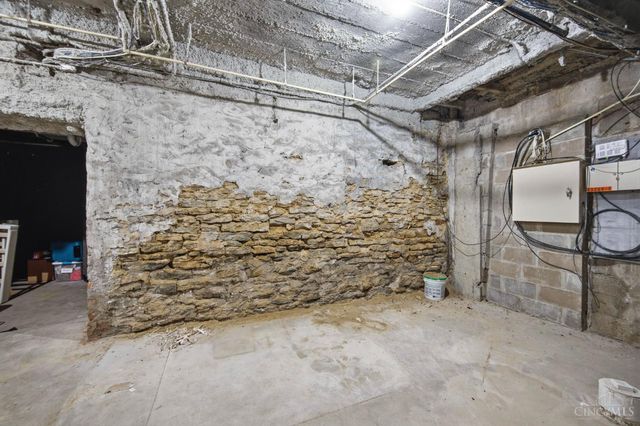 1338 Vine Street, Cincinnati, OH 45202