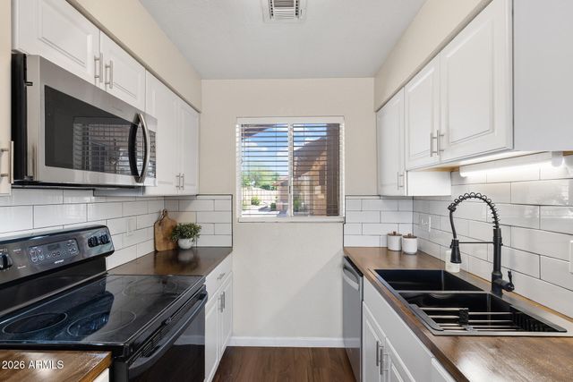 330 W TONOPAH Drive 5, Phoenix, AZ 85027