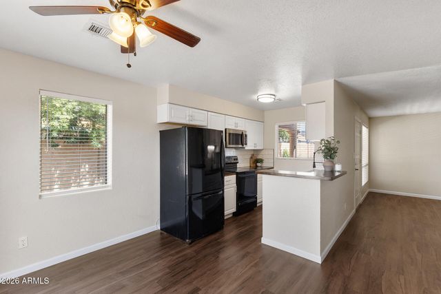 330 W TONOPAH Drive 5, Phoenix, AZ 85027