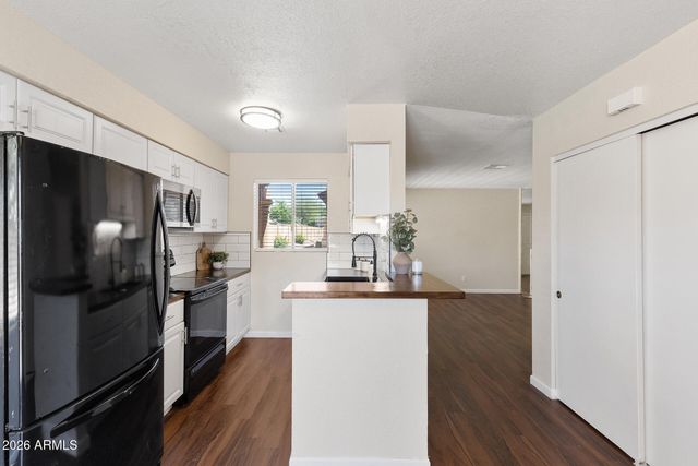 330 W TONOPAH Drive 5, Phoenix, AZ 85027