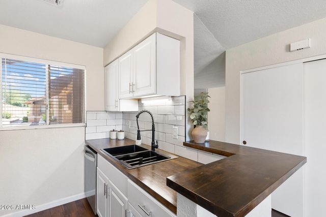 330 W TONOPAH Drive 5, Phoenix, AZ 85027