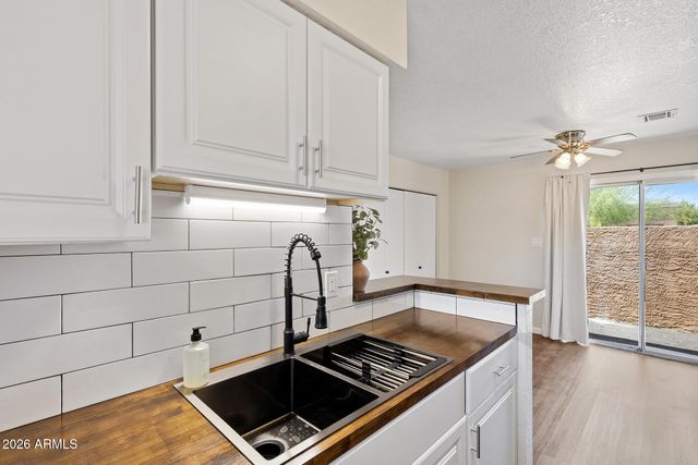 330 W TONOPAH Drive 5, Phoenix, AZ 85027