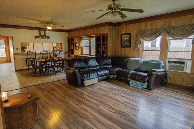 103 Birch Street, Wallis, TX 77485