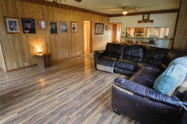 103 Birch Street, Wallis, TX 77485