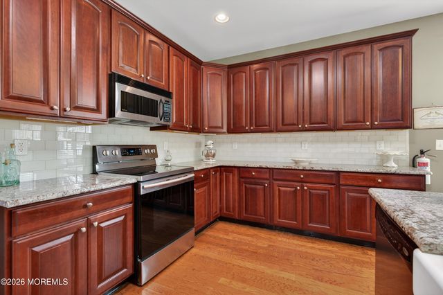 24 Jonahs Pond Lane, Barnegat, NJ 08005