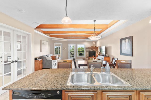 250 Lakewood Drive 5205, Hollister, MO 65672