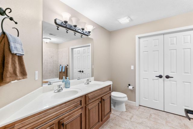 250 Lakewood Drive 5205, Hollister, MO 65672