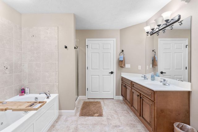 250 Lakewood Drive 5205, Hollister, MO 65672