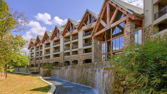 250 Lakewood Drive 5205, Hollister, MO 65672