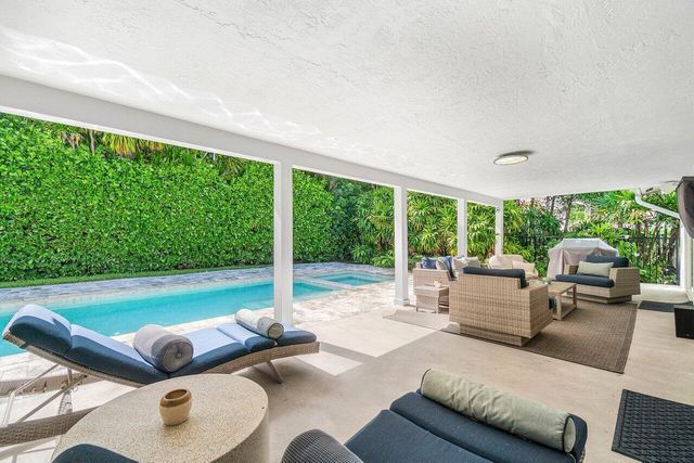 5903 N Ocean Boulevard, Ocean Ridge, FL 33435