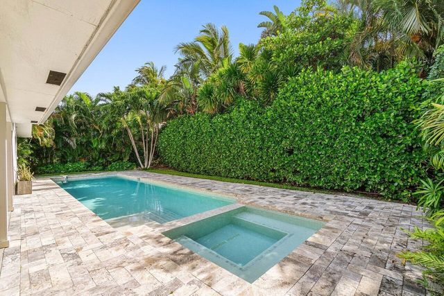 5903 N Ocean Boulevard, Ocean Ridge, FL 33435