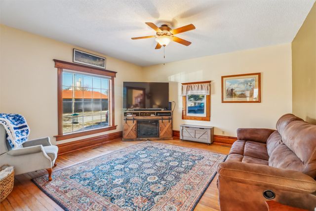 207 N High Street, Baxter, IA 50028