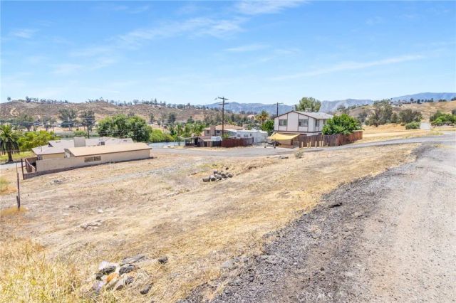 17480 Bromley, Lake Elsinore, CA 92530