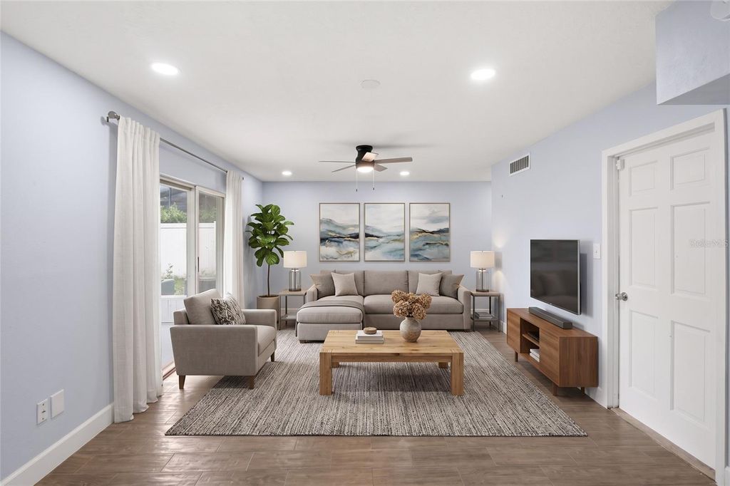Image 26 of property listing at 413 S DEERWOOD AVENUE, Orlando, FL 32825