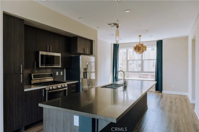 2753 Waverly Drive 1103, Los Angeles, CA 90039