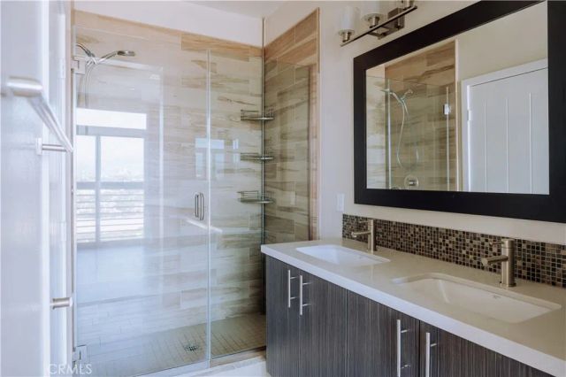 2753 Waverly Drive 1103, Los Angeles, CA 90039