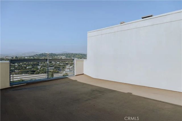 2753 Waverly Drive 1103, Los Angeles, CA 90039