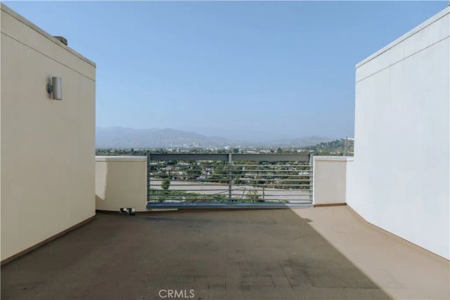 2753 Waverly Drive 1103, Los Angeles, CA 90039