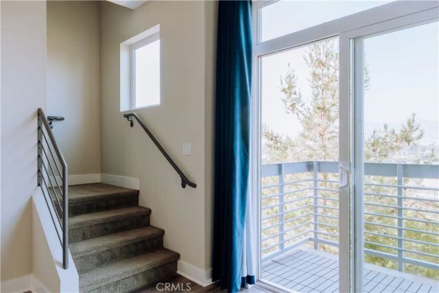 2753 Waverly Drive 1103, Los Angeles, CA 90039