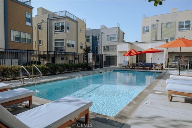 2753 Waverly Drive 1103, Los Angeles, CA 90039