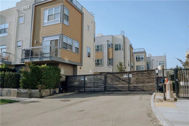 2753 Waverly Drive 1103, Los Angeles, CA 90039