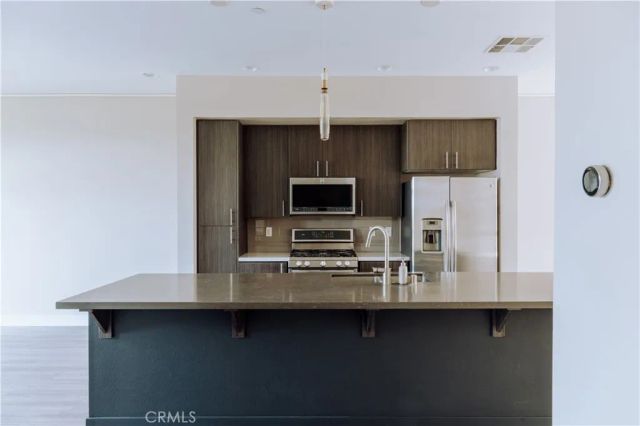 2753 Waverly Drive 1103, Los Angeles, CA 90039