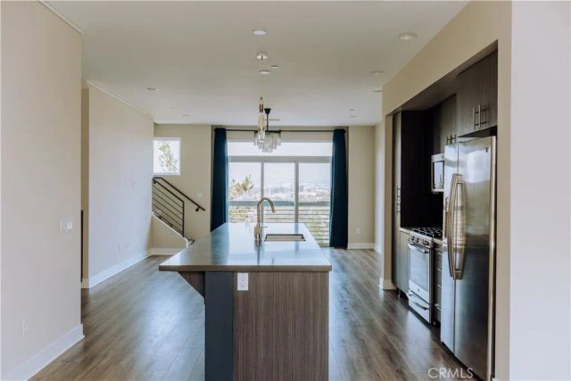 2753 Waverly Drive 1103, Los Angeles, CA 90039