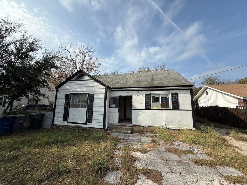 1135 Pleasant Drive, Dallas, TX 75217