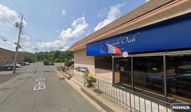 20 Elm Street, Oakland, NJ 07436