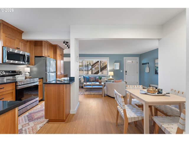 8682 N WILLAMETTE Blvd, Portland, OR 97203