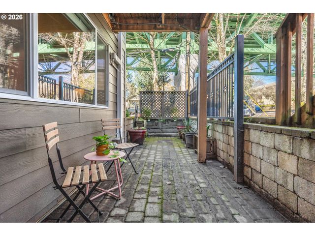 8682 N WILLAMETTE Blvd, Portland, OR 97203