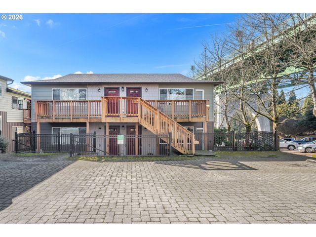 8682 N WILLAMETTE Blvd, Portland, OR 97203