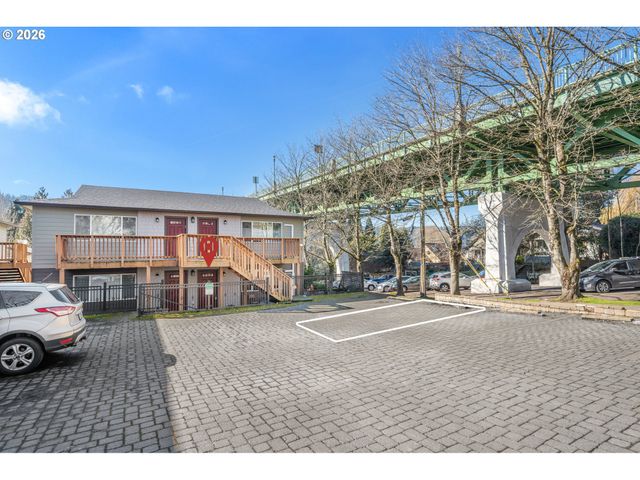 8682 N WILLAMETTE Blvd, Portland, OR 97203