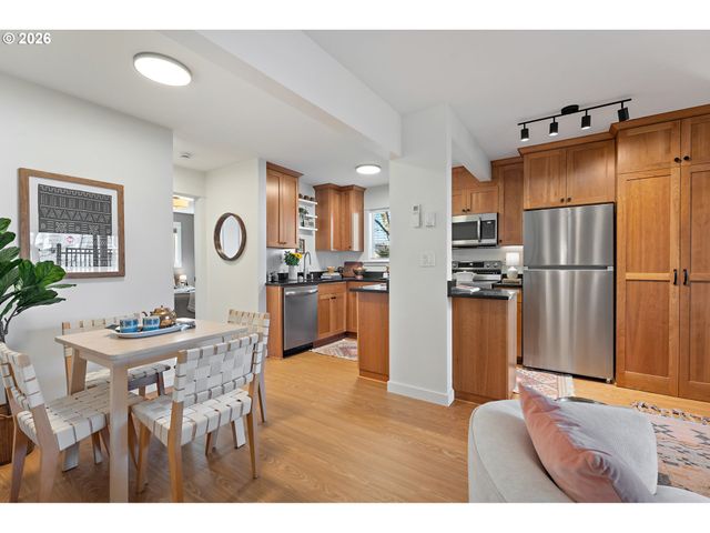 8682 N WILLAMETTE Blvd, Portland, OR 97203