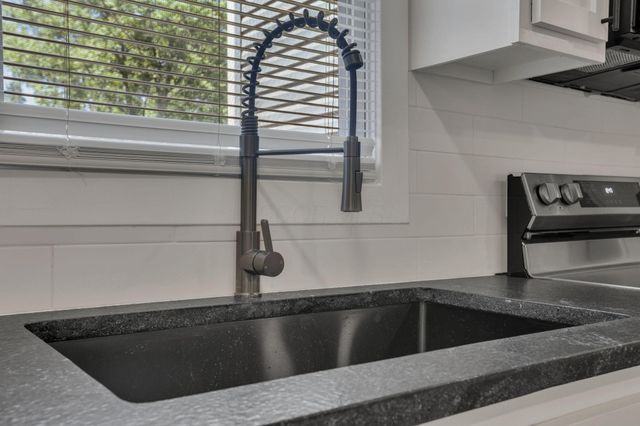 95 S Eureka Avenue, Columbus, OH 43204