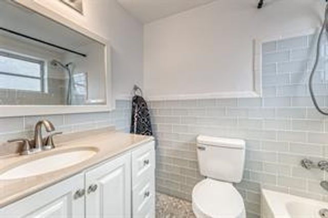 200 NE 12th Avenue 6A, Hallandale Beach, FL 33009