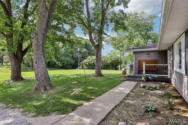 6607 Wenzel Road, Alton, IL 62002
