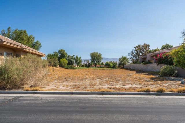75900 McLachlin, Palm Desert, CA 92211