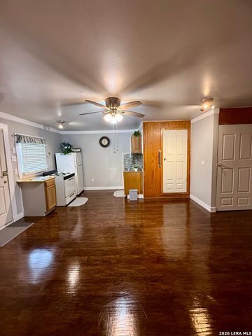 810 Haggin St., San Antonio, TX 78210
