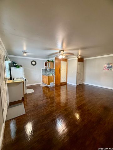810 Haggin St., San Antonio, TX 78210