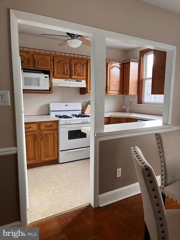 Image 6 of property listing at 3312 OAKMONT ST, Philadelphia, PA 19136