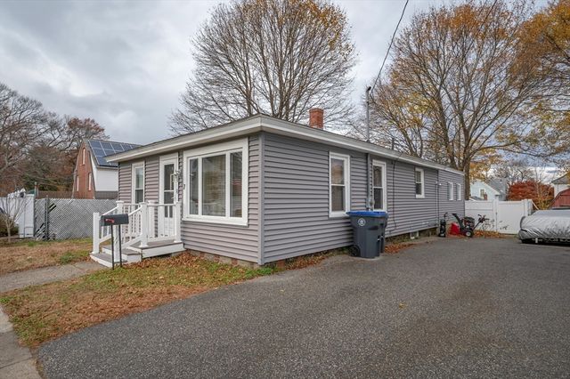 7 Field Ave, Methuen, MA 01844