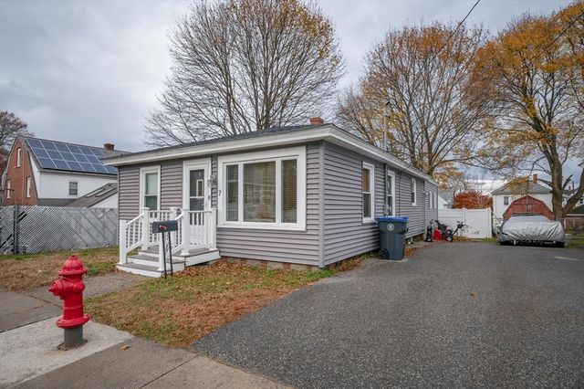 7 Field Ave, Methuen, MA 01844